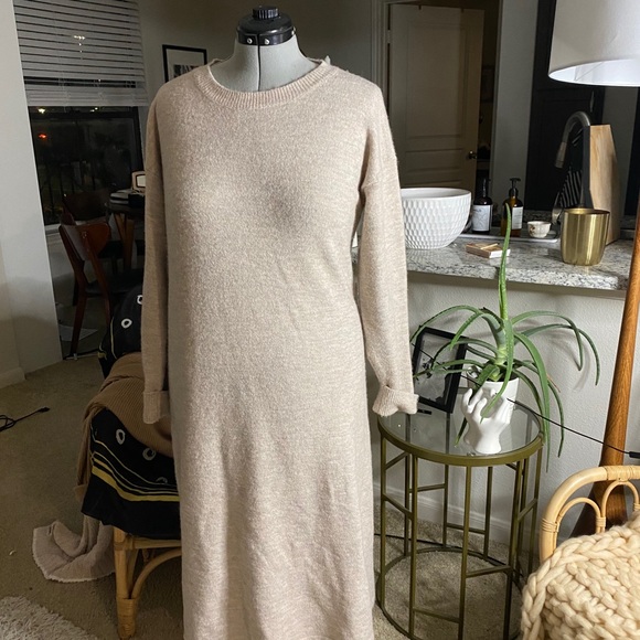 Line & Dot Calli Sweater Dress - Picture 4 of 13